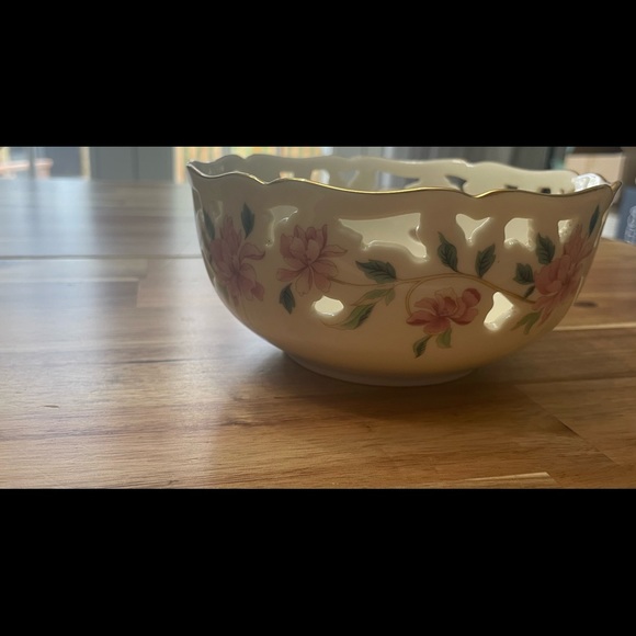 Lenox decorative bowl with plates set - Picture 3 of 5